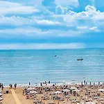 2br , 100m To Sea , 2 Balconies Apartamento *