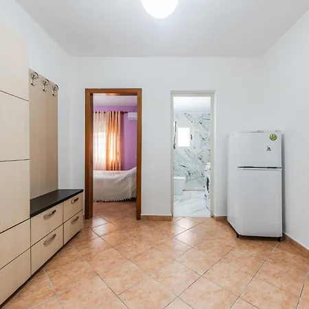 Apartment 2br , 100m To Sea , 2 Balconies *