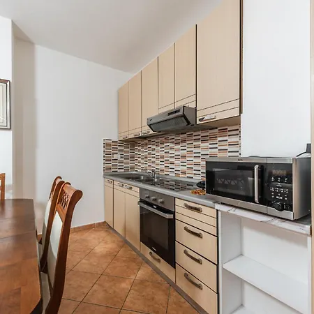 דירה Beach Apartment