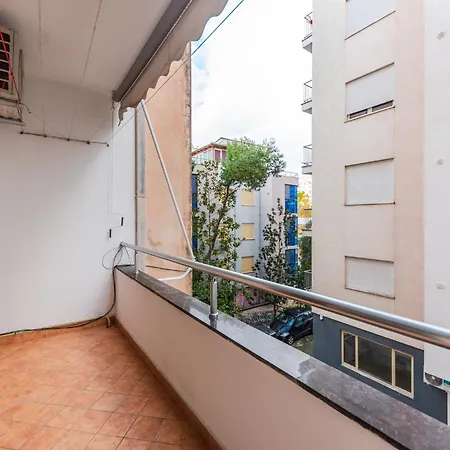 Apartment 2br , 100m To Sea , 2 Balconies Durrës