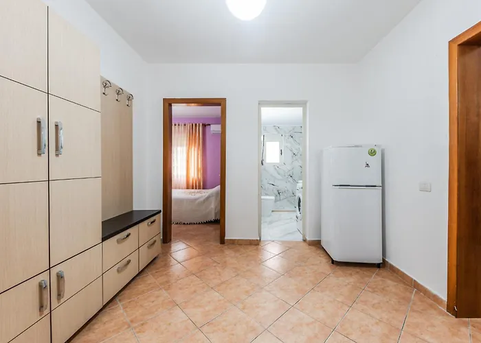 דירה Beach Apartment *